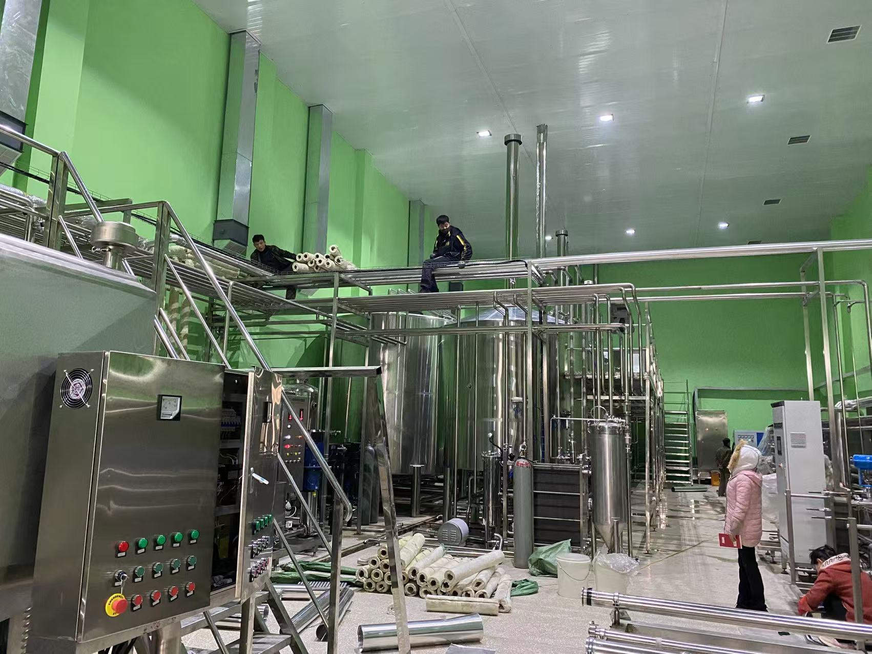 莱山精酿啤酒设备厂—精酿啤酒设备制造:传承工艺与创新科技的交融